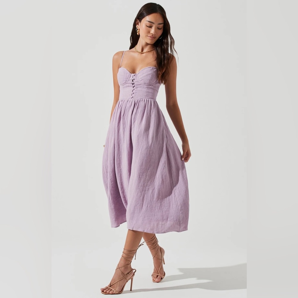 Astr the label - Ferreira Sweetheart Midi Dress Small